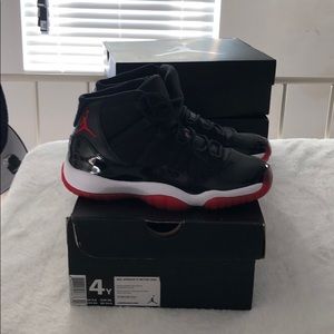 Jordan Bred 11 4Y